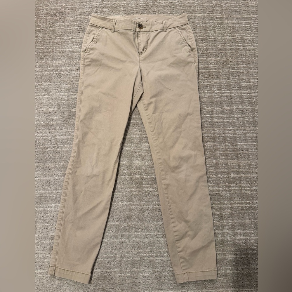 Old Navy skinny Khaki size 6